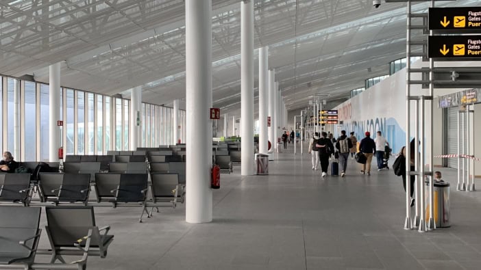 Teneriffa Süd Flughafen Terminal 2 innen