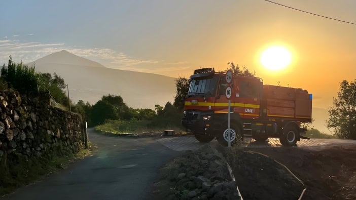 Waldbrand Teneriffa Feuerwehr Sonnenaufgang
